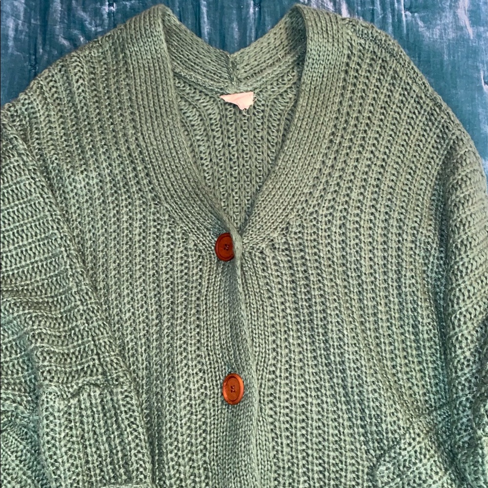 GREEN OVERSIZED CARDIGAN